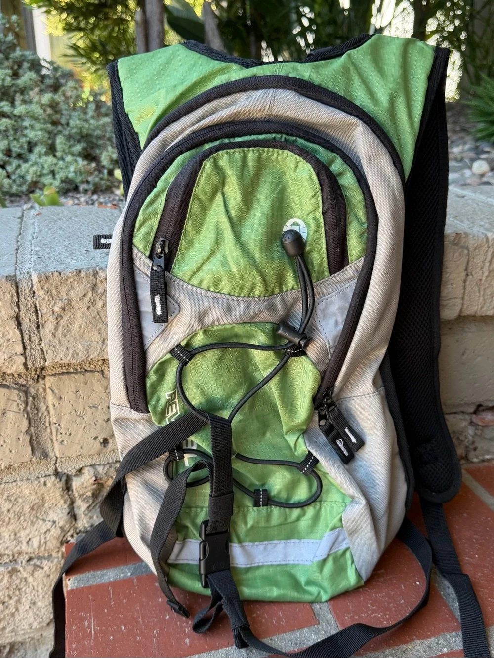 Coleman REVEL 8L Hydration Backpack Daypack EUC